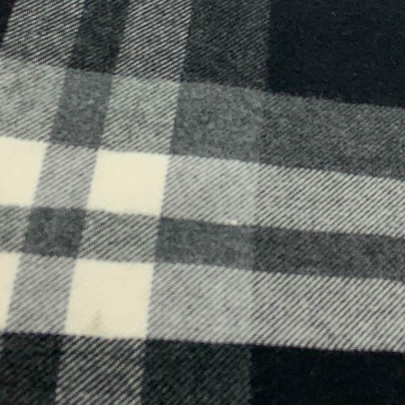 Oversized Plaid Scarf - Picture 8 of 8